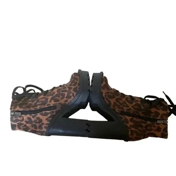 Jessica Simpson Leopard  Print Lizzah Peep-Toe Lug-Sole Bootie SZ 7M - Picture 5 of 11